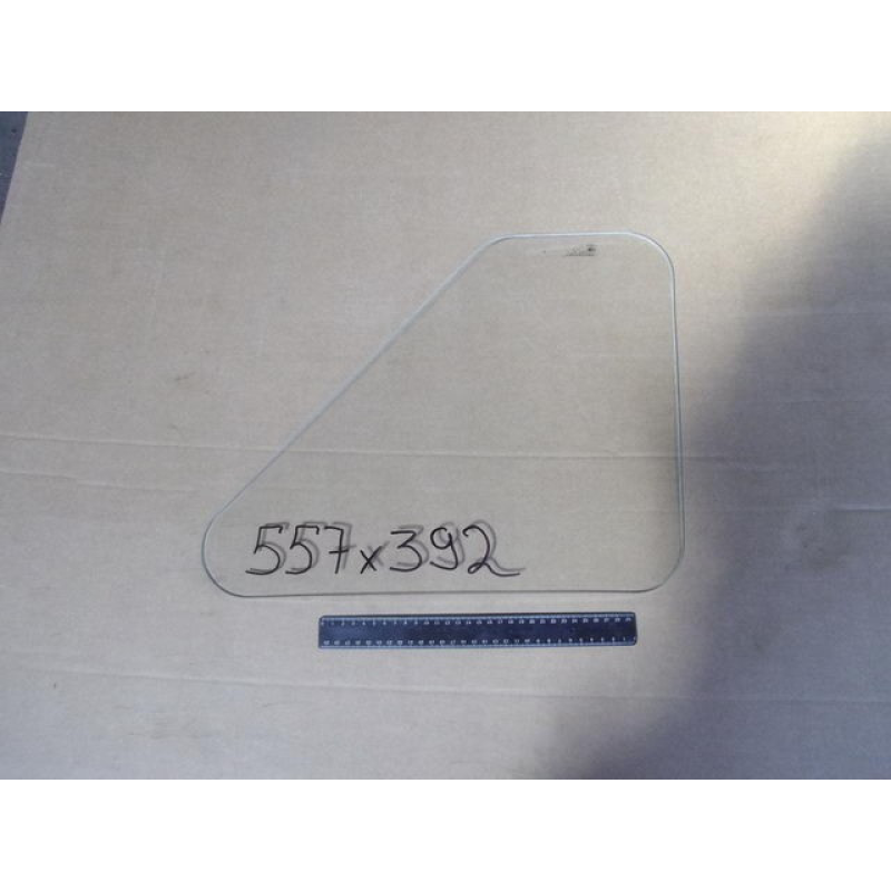 Скло дверей нижнє КК МТЗ-80 80-6700011-05