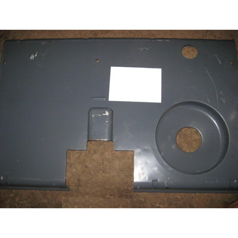 Капот з вирізом Т-150 150.47.019