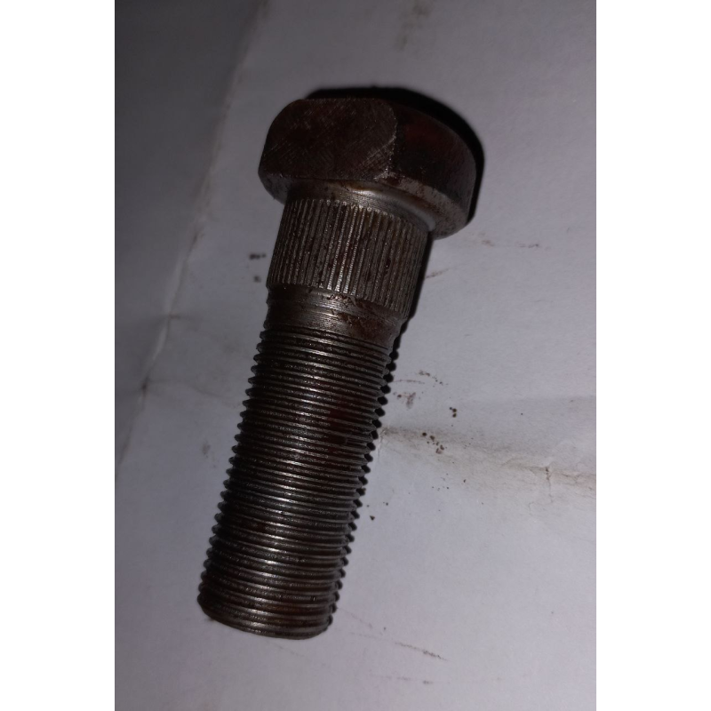 Болт передньої маточини Т-40 (без гайки)